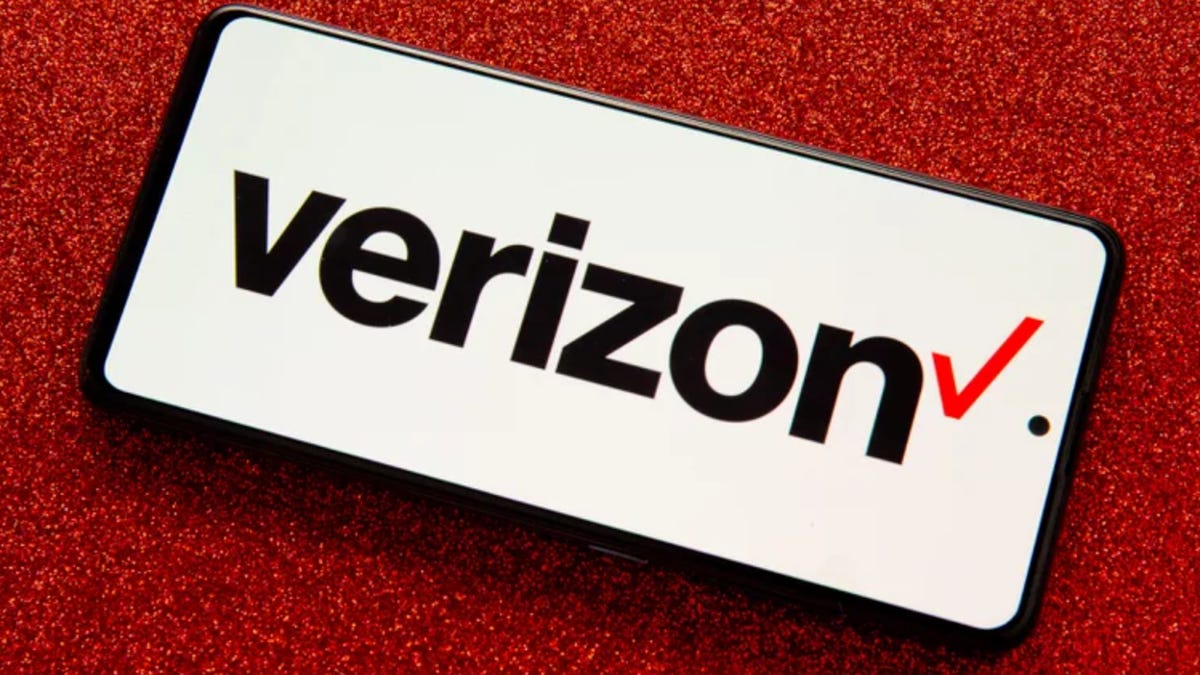 Verizon logo on a phone screenr
