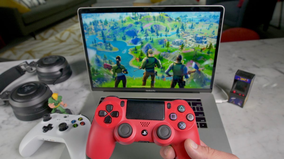 Gaming On A Mac Here S How To Connect A Ps4 Or Xbox One Controller Cnet - how to play roblox on pc with xbox one controller