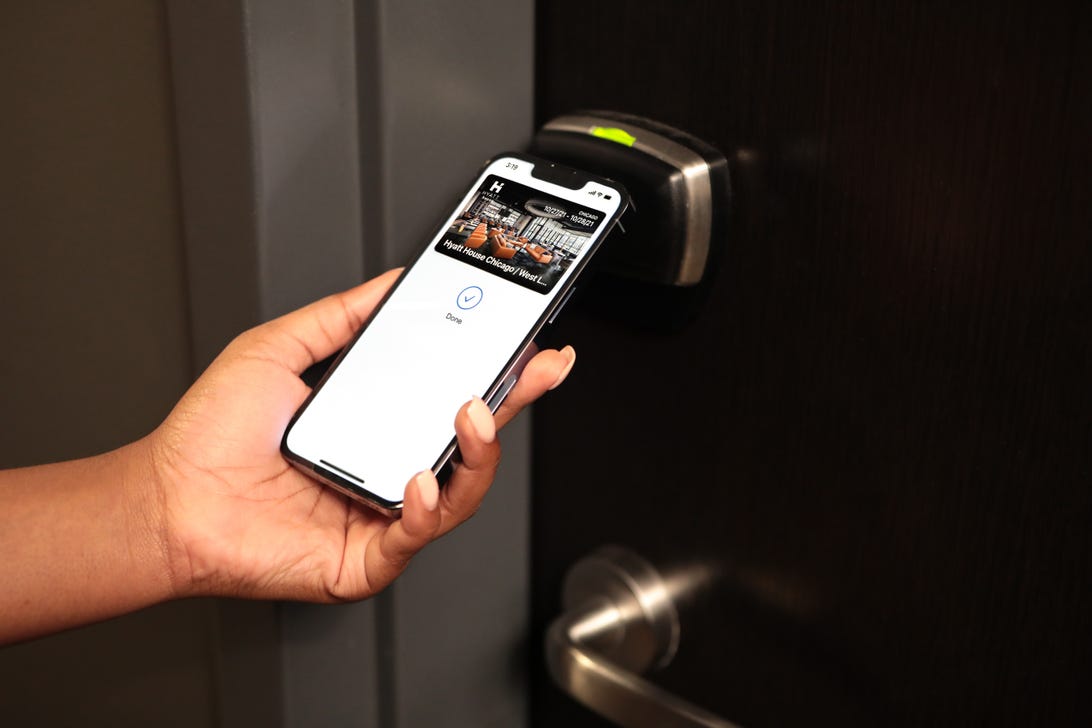 Hyatt adds iPhone and Apple Watch key card support via Apple Wallet