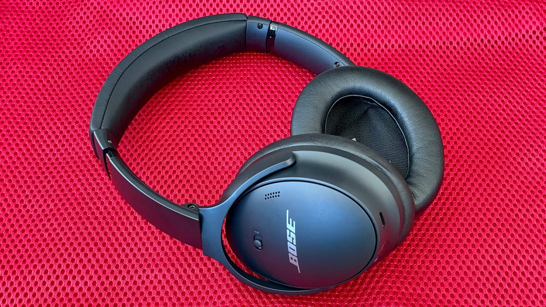 Get  off Bose’s new QuietComfort 45 headphones