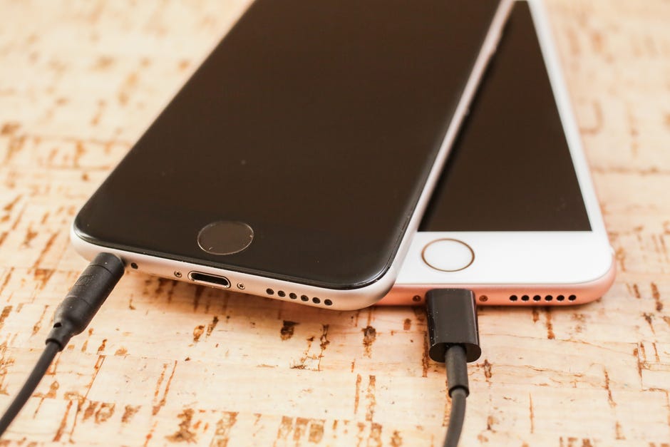 No Headphone Jack No Problem 7 Ways To Output Audio From The Iphone 7 Cnet