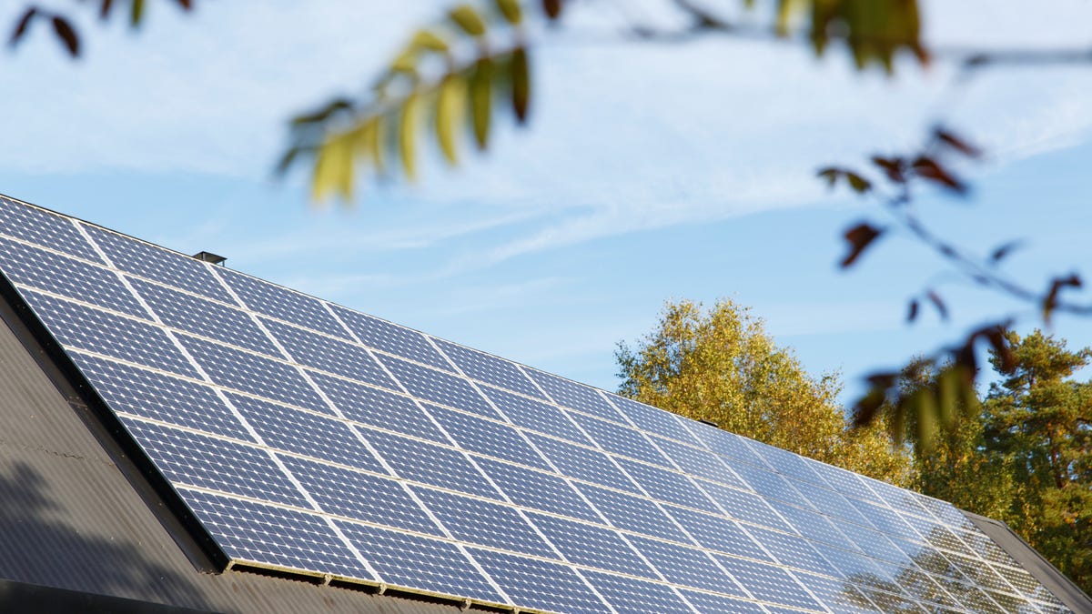 solar panels vs. tesla solar roof: the biggest differences broken-down - cnet