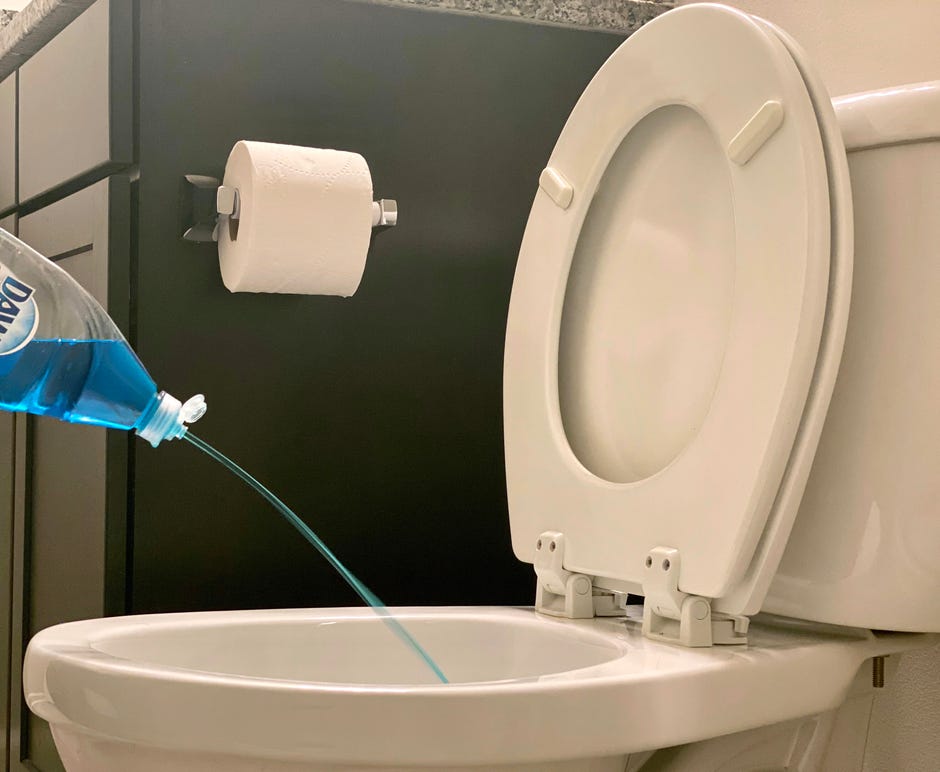How to unclog a toilet without a plunger using this ingenious science hack  - CNET