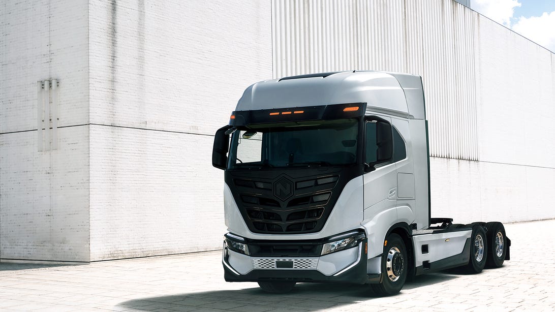 Nikola delivers its first battery-electric trucks to a SoCal transportation company thumbnail