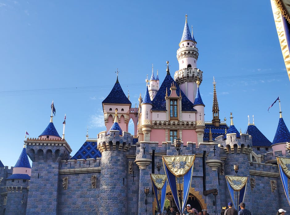 middag ruimte Detector Disneyland brings fireworks back: Here's how to get tickets - CNET