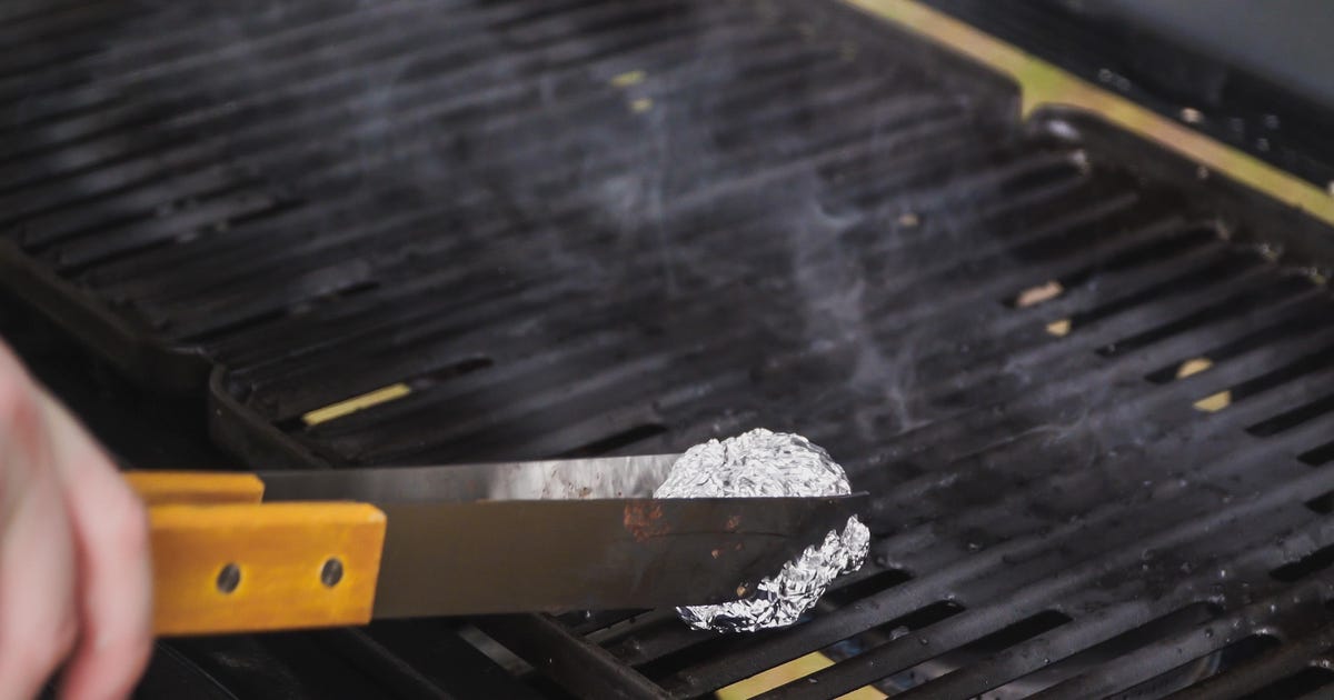 2 Quick Ways To Clean Your Grill Without A Grill Brush Cnet