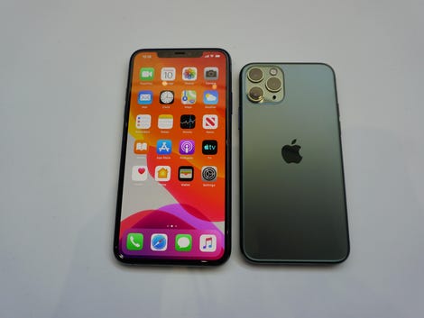 Iphone 11 Pro In Midnight Green Isn T As Ugly As You Ve Heard Cnet