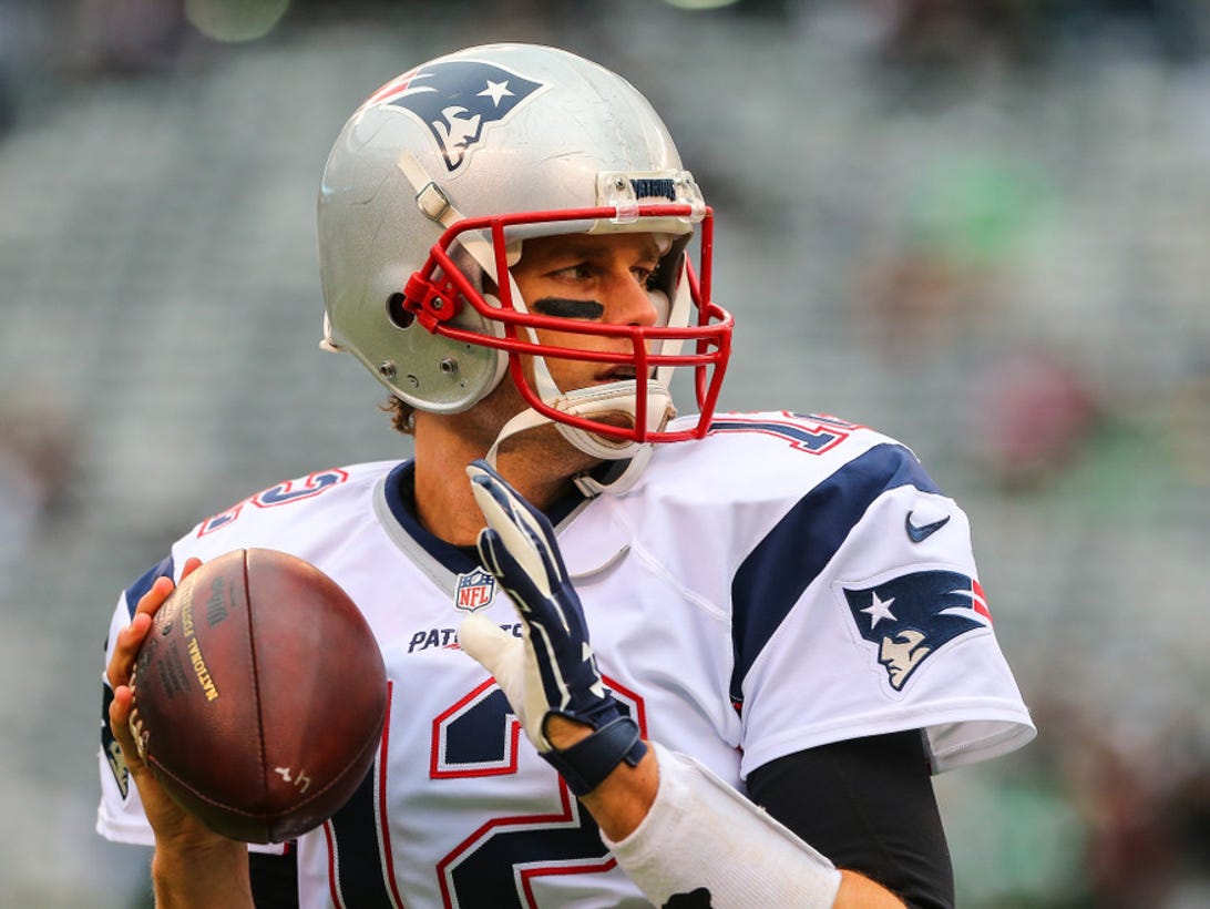 New England Patriots Quarterback Tom Brady drops back to pass.