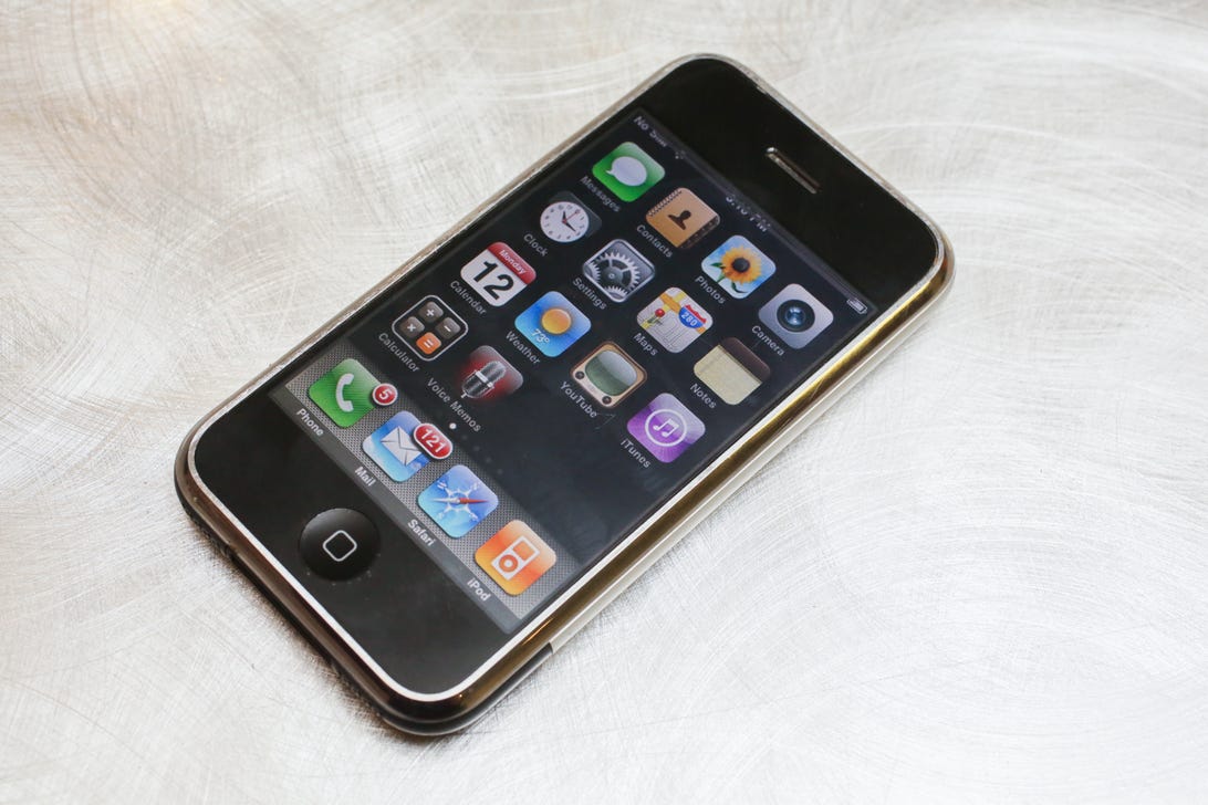 We review CNET's original iPhone review - CNET
