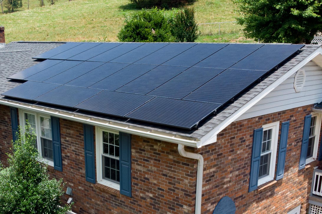 solar-panels-renu-energy