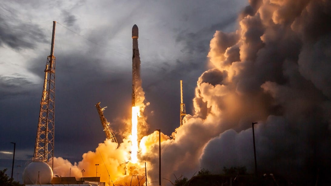 SpaceX promedia un lanzamiento semanal en 2022 con más por venir