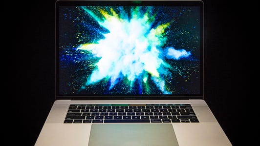 apple-event-macbook-touchbar-macbook-pro-102716-3269.jpg