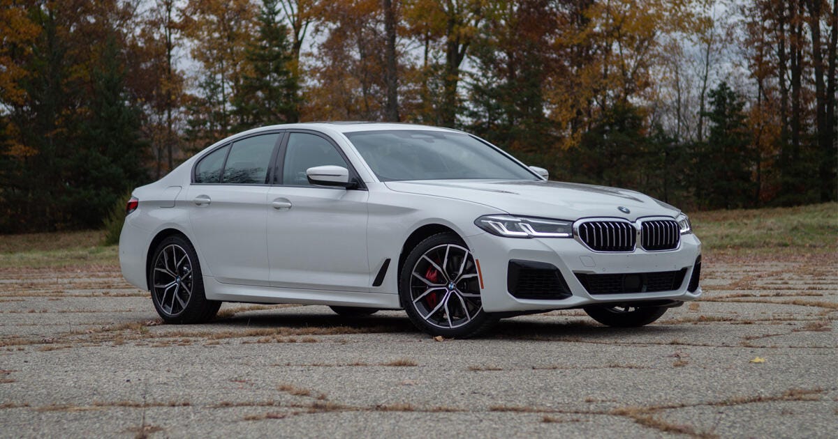 2021 Bmw 540i Xdrive Review Riding The Line Between Sharp And Soft Roadshow