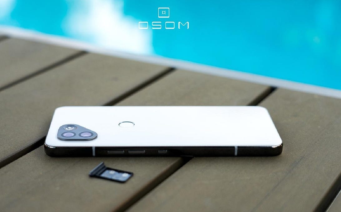 OSOM’s First Phone Lets You Switch Off Data Flow While Recharging