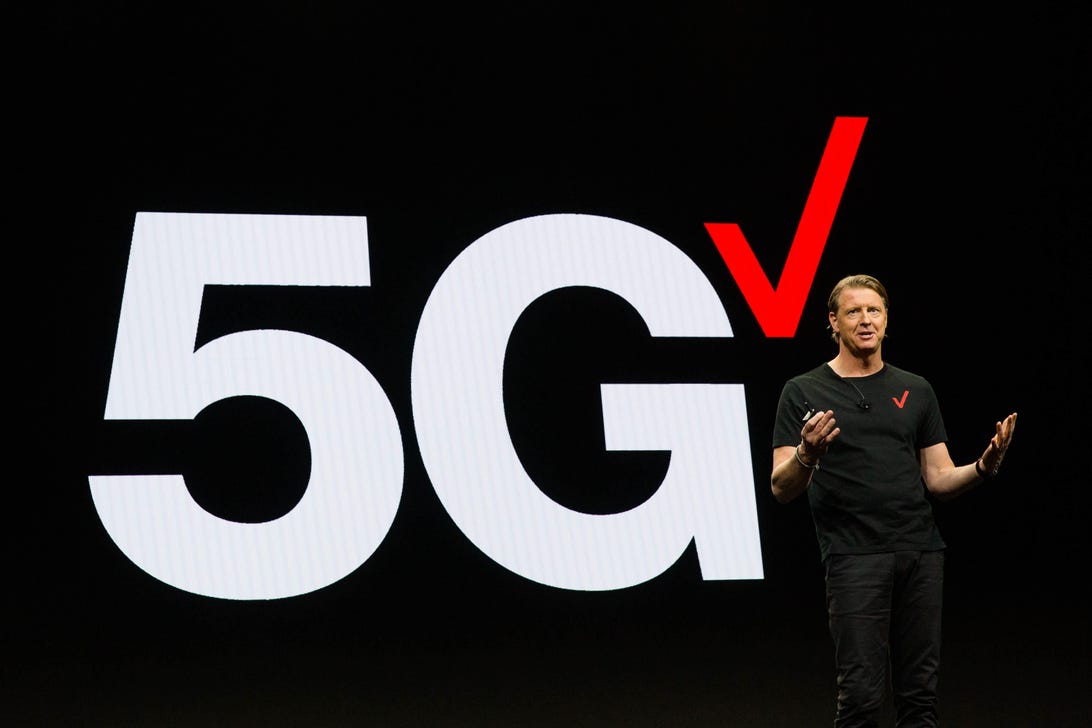 Verizon keynote 2019 with 5G logo