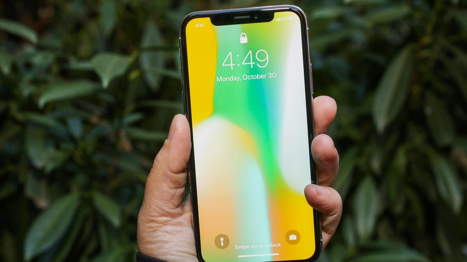 Iphone Se Vs Refurbished Iphone X A New Phone Is Actually The Better Value Cnet
