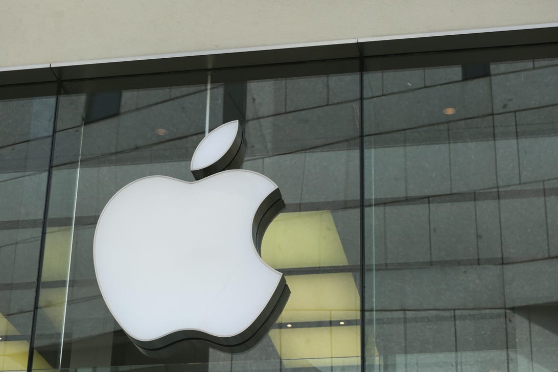 Apple, Amazon deny report that Chinese spy chips infiltrated their hardware