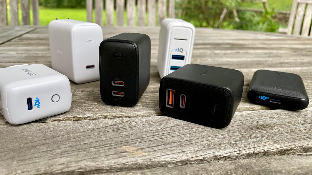 The Best Iphone 12 Chargers Starting At Just 10 Cnet