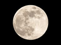<p>The flower supermoon of May 6, 2020</p>