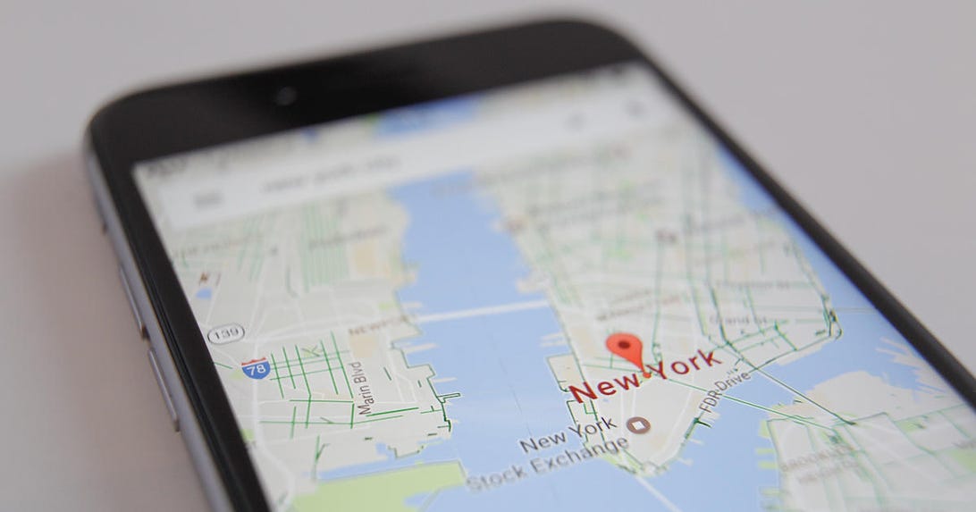 Google Maps can now text your friends when you’ll arrive