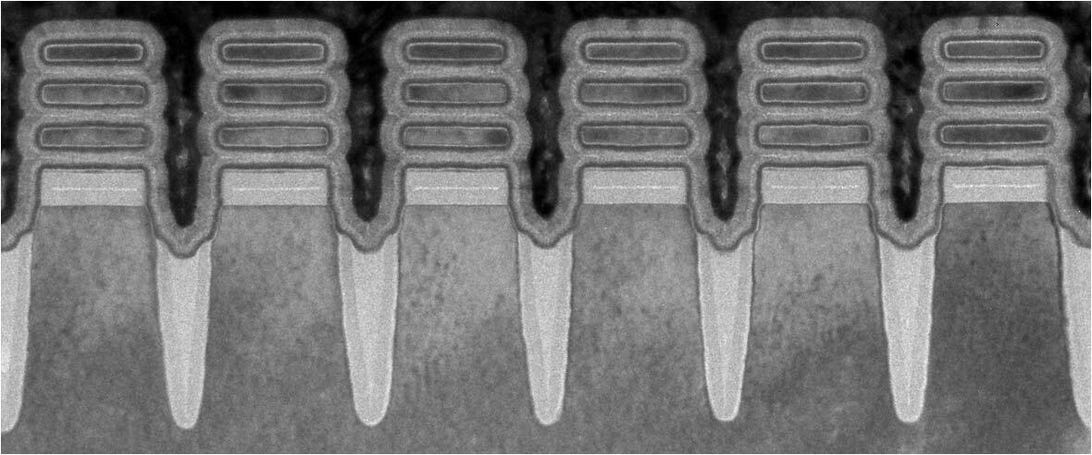 Row of 2nm IBM nanosheet transistors