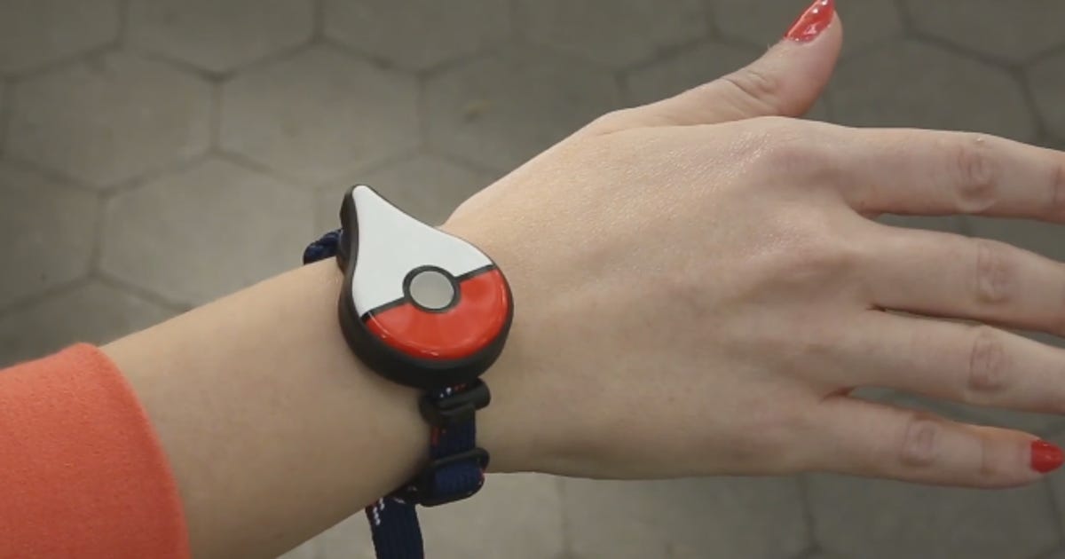 Pokemon Go Plus Review This Monster Catching Button Makes You Less Of A Pokemon Zombie Page 2 Cnet