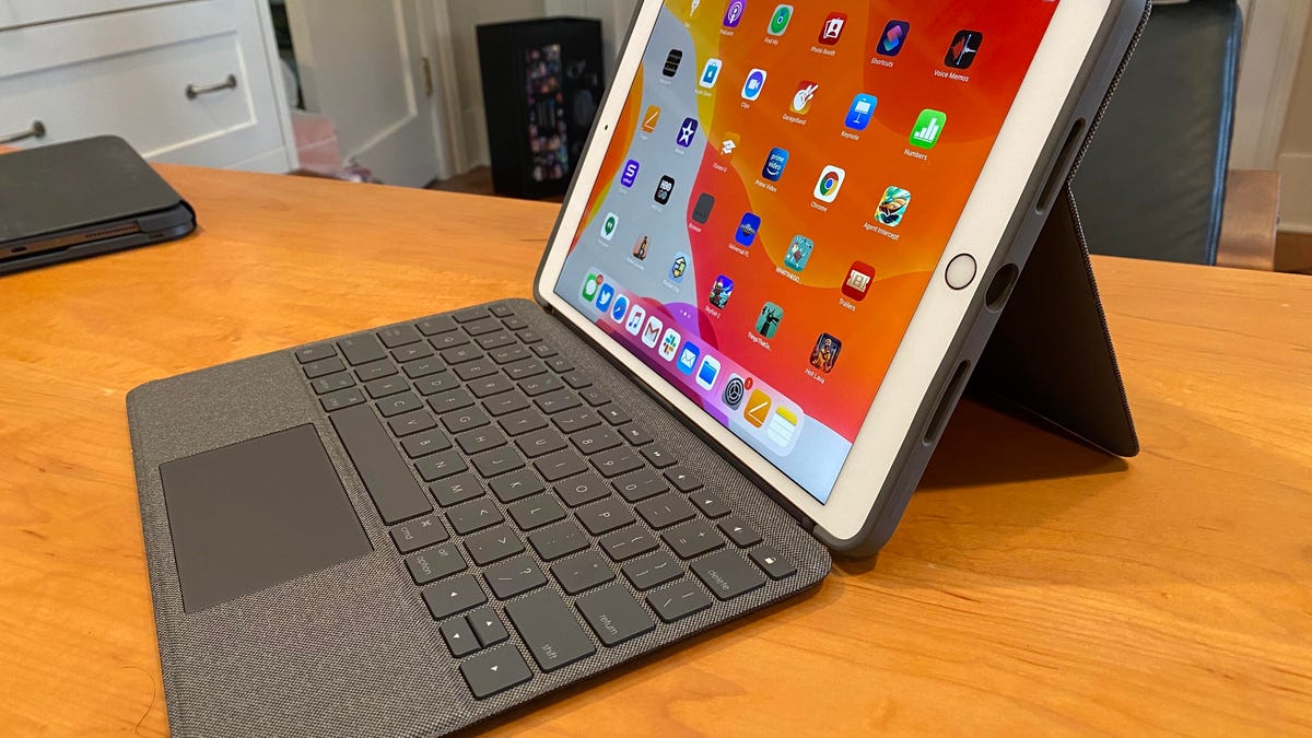 Logitech S Touchpad Case Turns Your Ipad Into A Laptop For A Lot Less Than Apple S Magic Keyboard Cnet