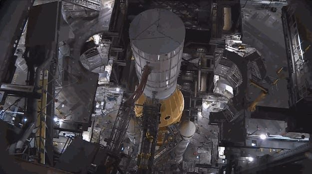 Glorious  new views of NASA's extremely powerful moon rocket