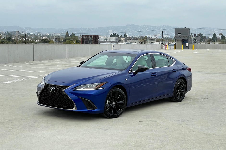 21 Lexus Es 350 Review Sporty Looks But A Cruiser At Heart Roadshow