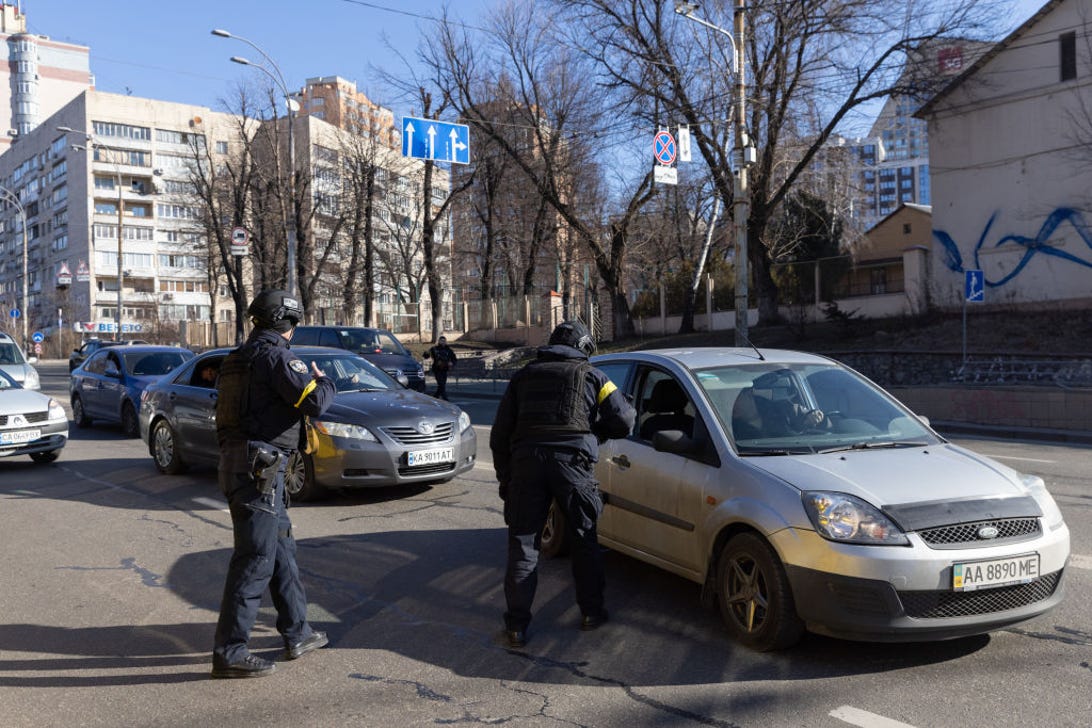 Ukraine traffic stop (Getty)