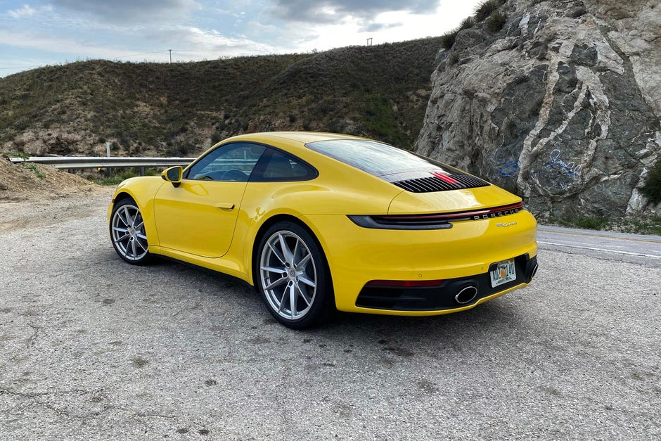 Porsche 911 992 Yellow