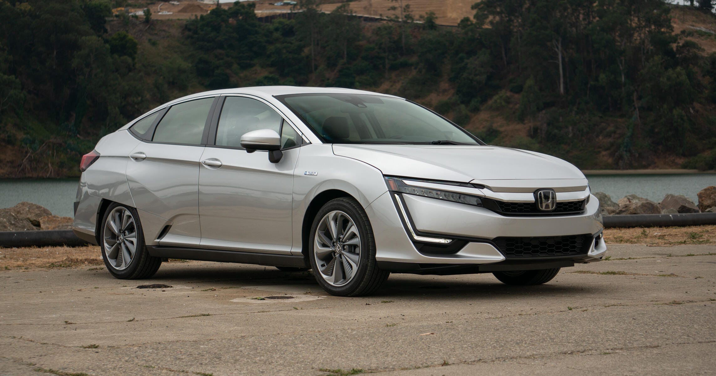2019 Honda Clarity Plug In Hybrid Review Worth A Second Look Roadshow