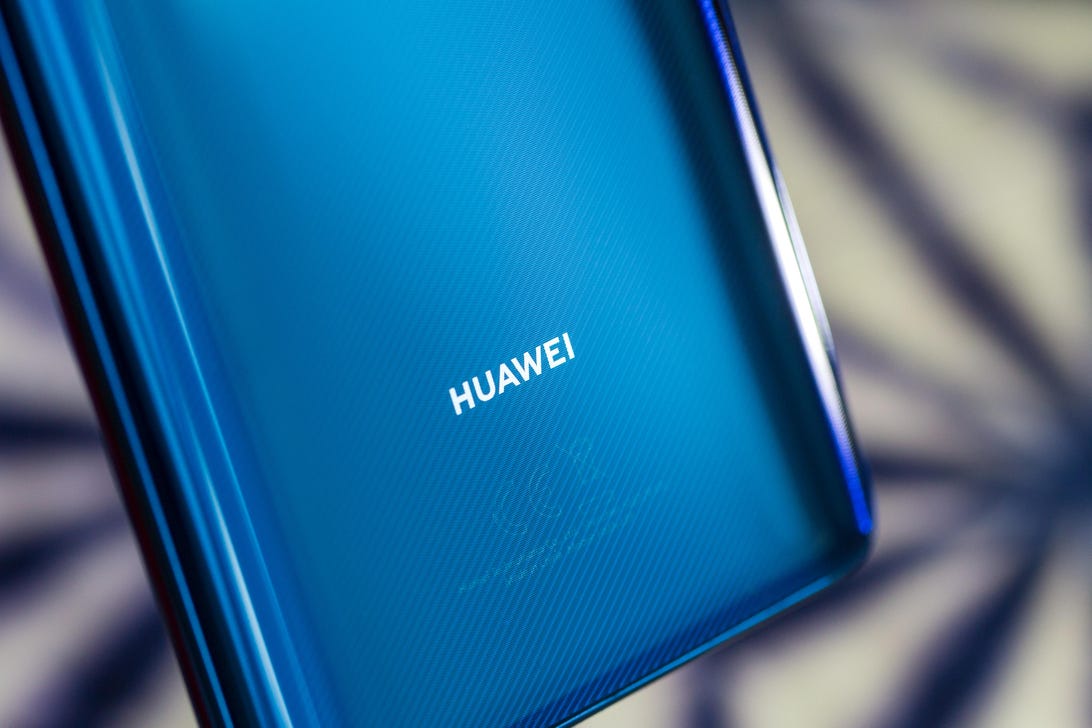 White House official wants to delay Huawei ban, report says
