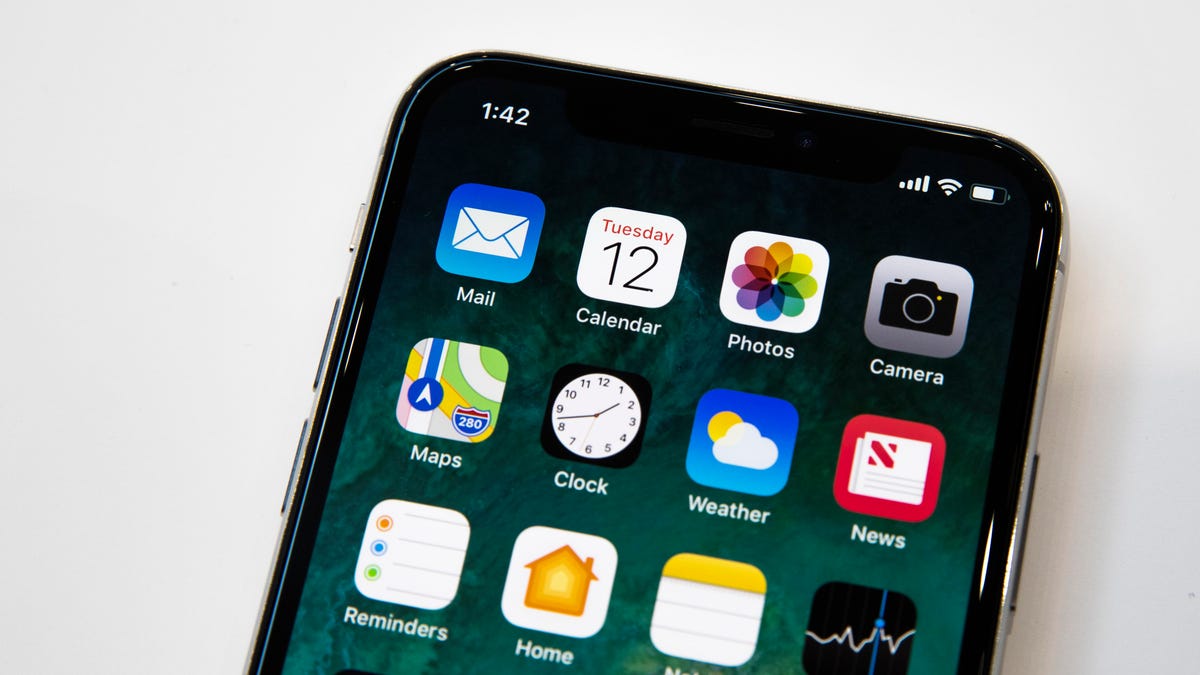 Apple Iphone X Iphone 8 Lack A Key Feature Of The Galaxy S8 Cnet
