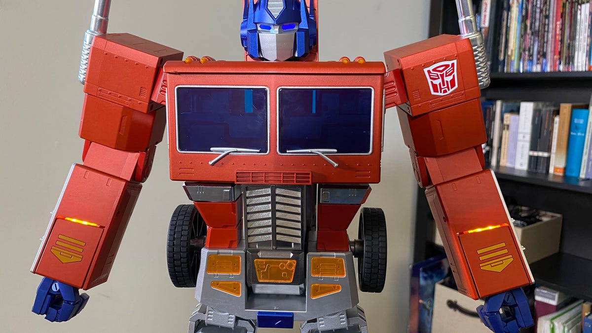 Transformers Come To Life This 700 Optimus Prime Does Everything Including Transform By Itself Cnet