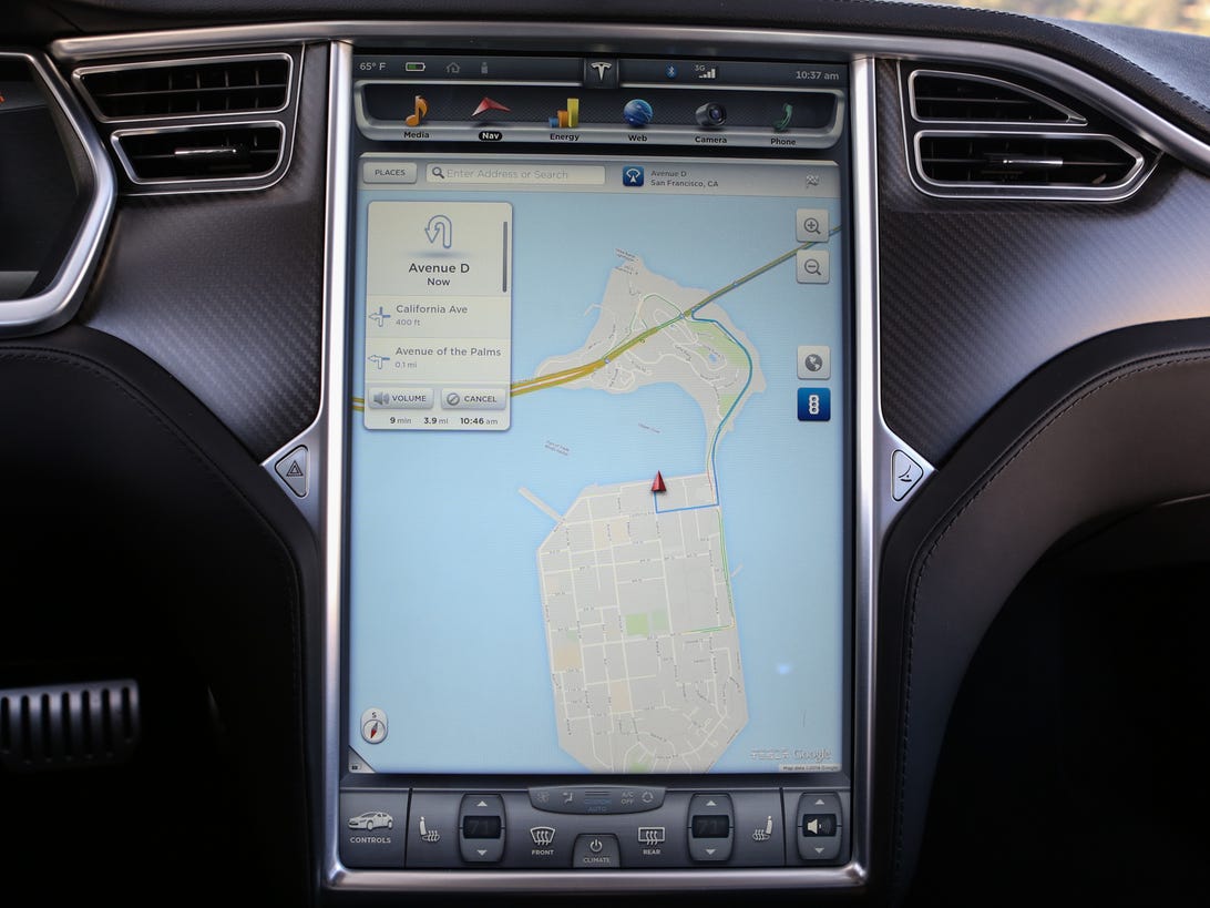 Tesla Model S main LCD