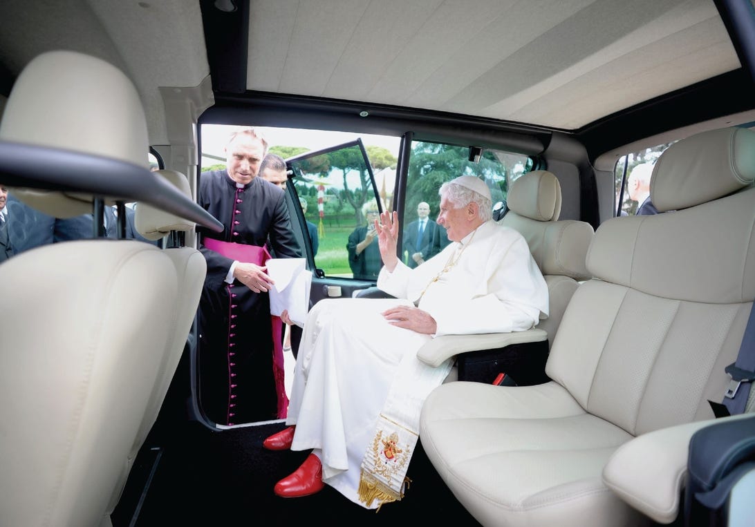 Renualt Popemobile