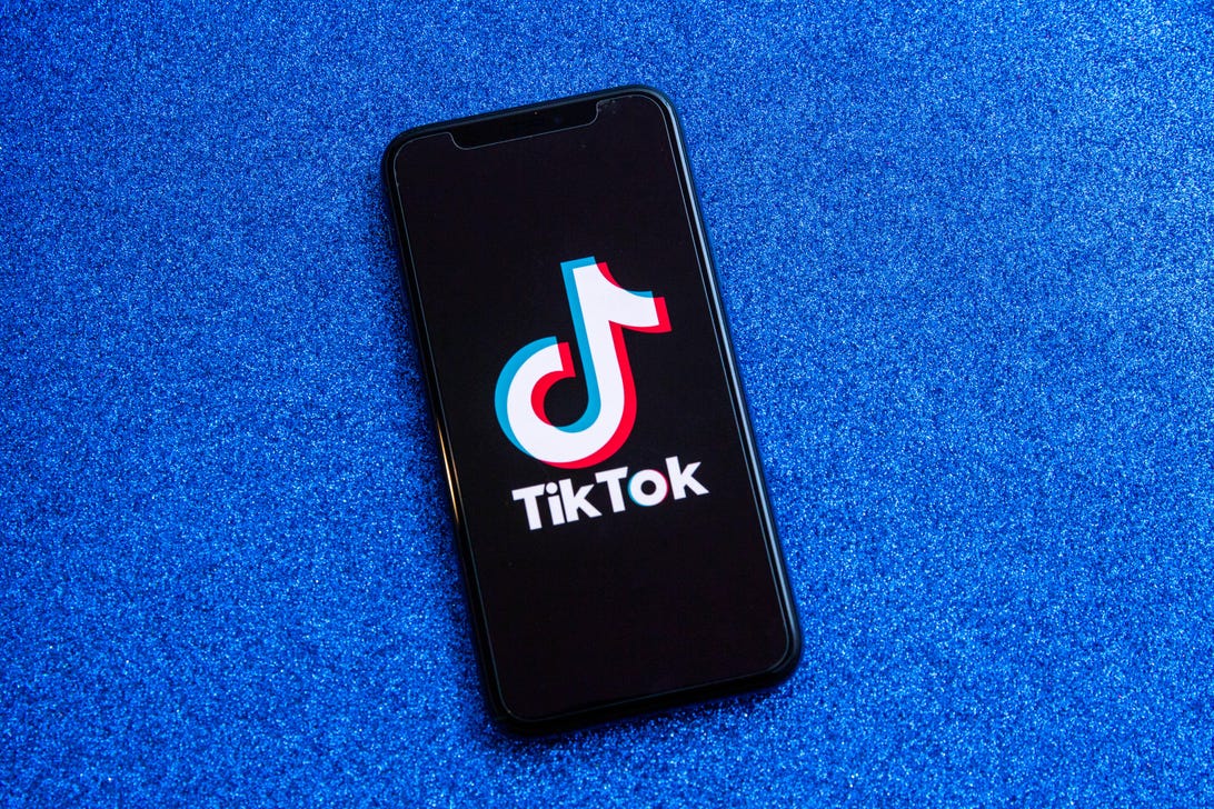 TikTok went down and people flocked to Twitter with memes