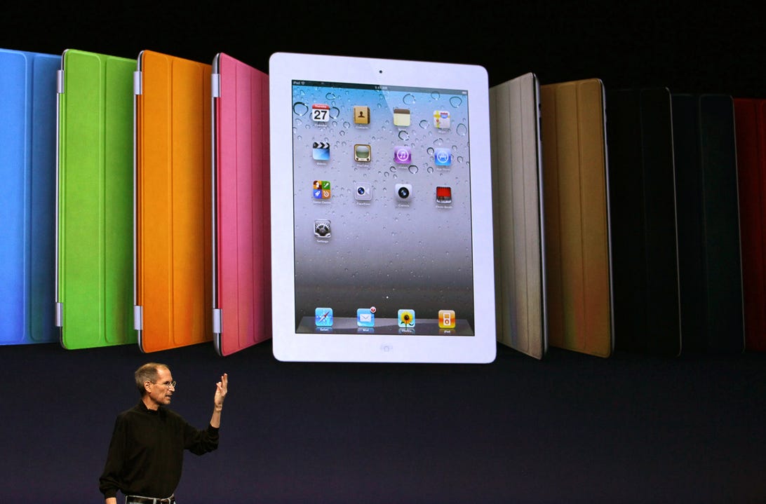 Steve Jobs unveils the iPad 2 in 2011