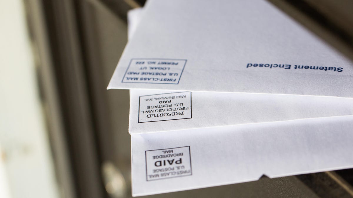Don T Toss That Irs Letter You Got About Your Third Stimulus Check Here S What To Do With It Cnet