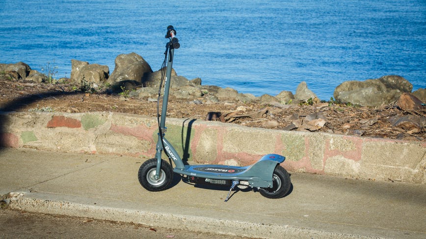 Razor E300 electric scooter review: Razor E300 electric scooter lacks