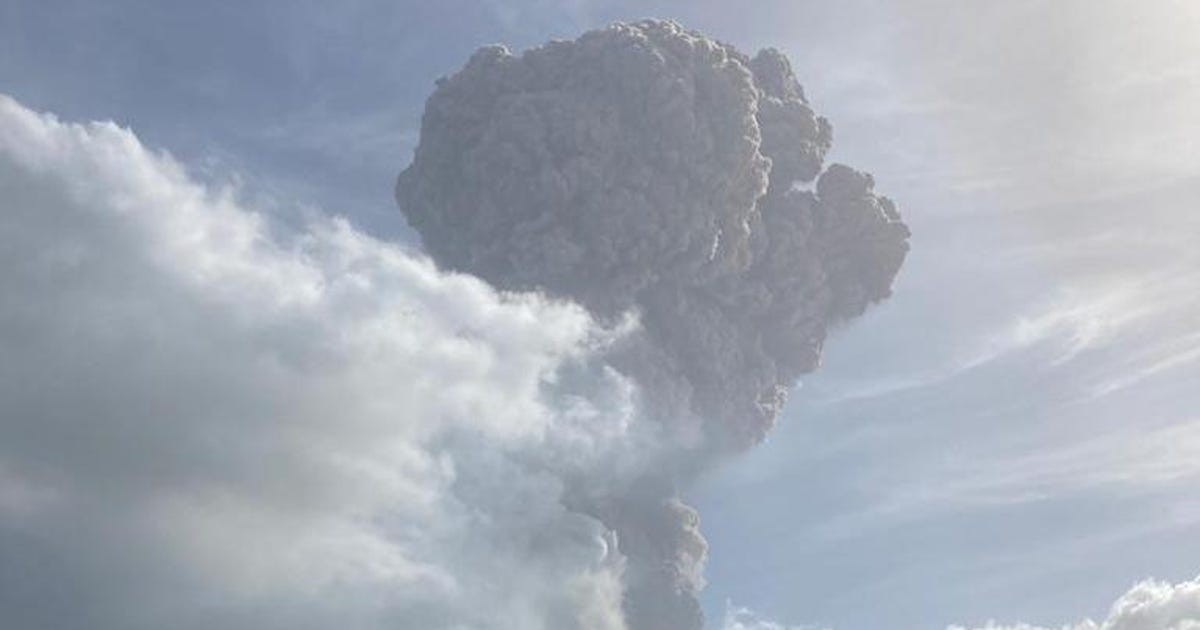 st-vincent-island-volcano-erupts-with-massive-ash-cloud-in-the-caribbean
