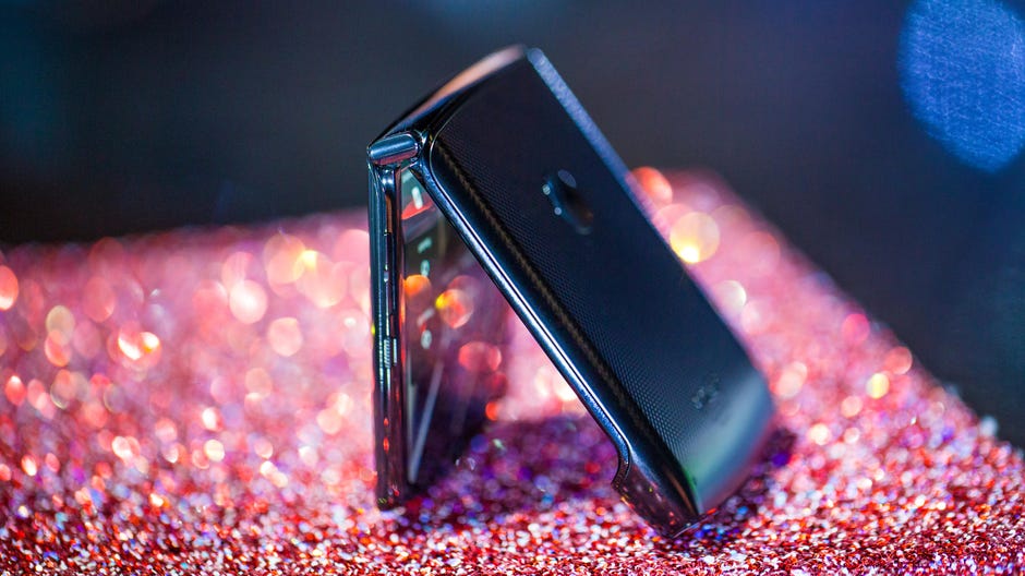 Top Foldable Phones For 21 Motorola Razr Galaxy Flip Galaxy Fold 2 And More Cnet