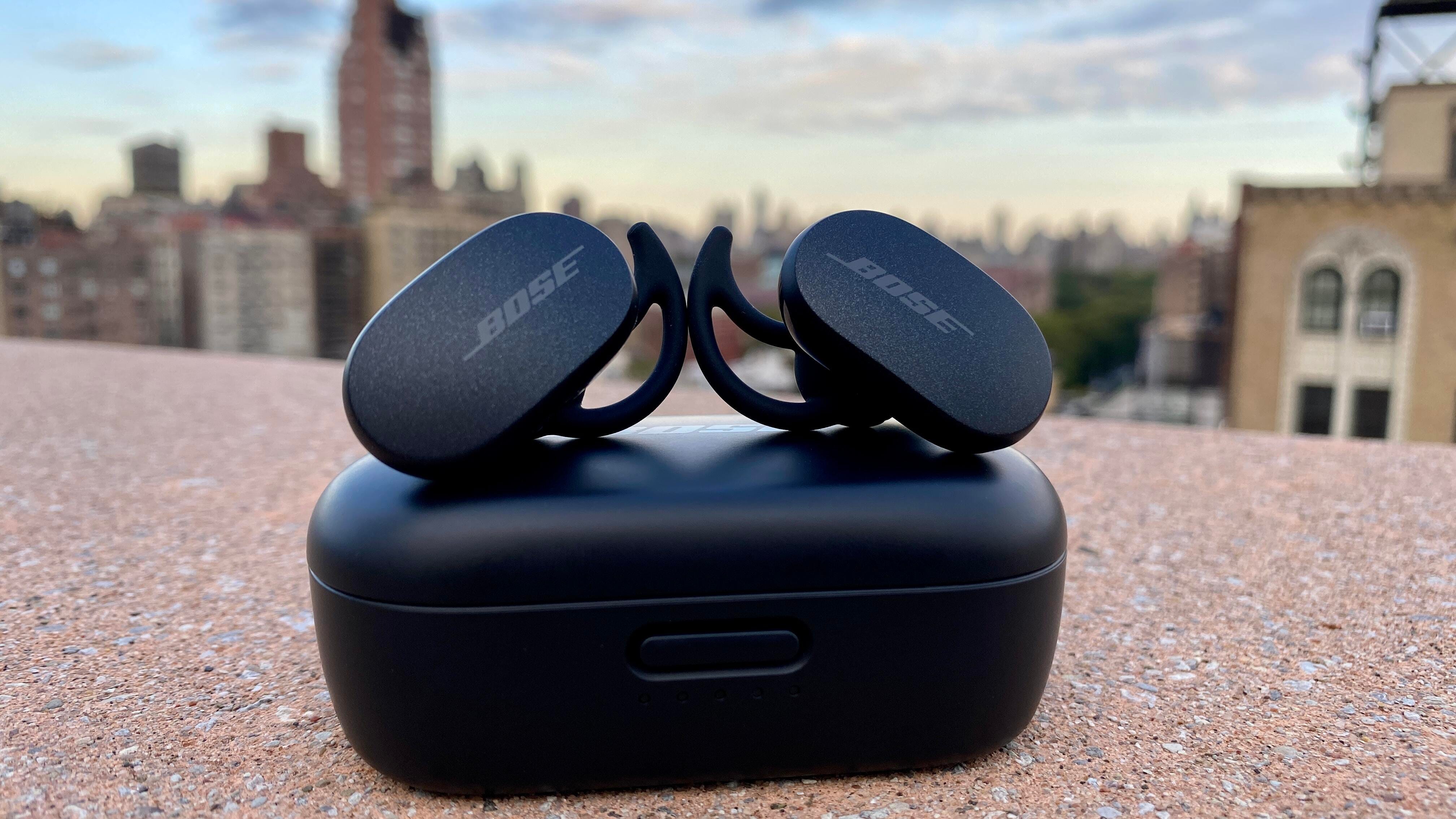 Bose QuietComfort Earbuds review: They beat AirPods Pro on sound and noise canceling but not design - CNET