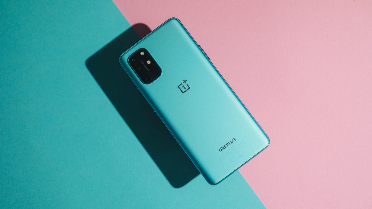 Oneplus 8t Review 5g 1hz Display And Excellent Camera But The Price Isn T Right Cnet