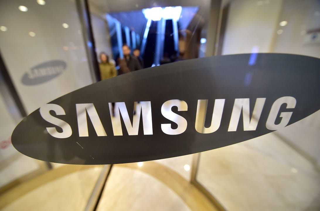 Samsung replaces all 3 CEOs, merges units in management restructuring
