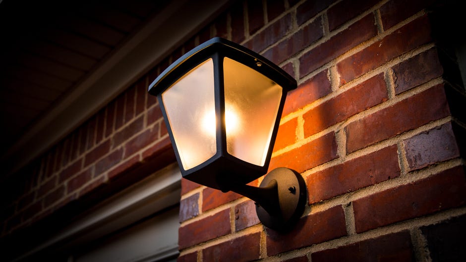 Philips Hue S New Outdoor Smart Lights, How To Install Outdoor Light Fixture On Brick