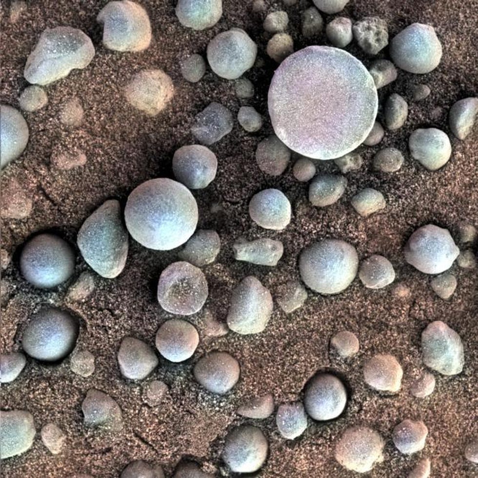 Mars’ta Çekilmiş Ürkütücü Fotoğraflar ve Sırları