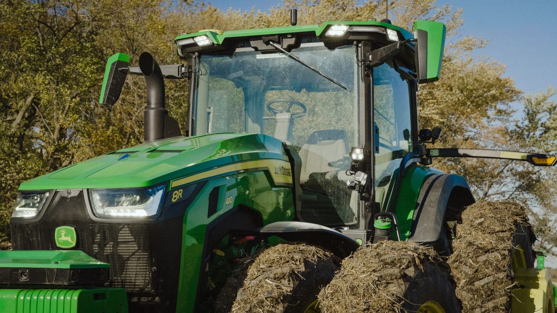 John Deere autonomous self-driving tractor
