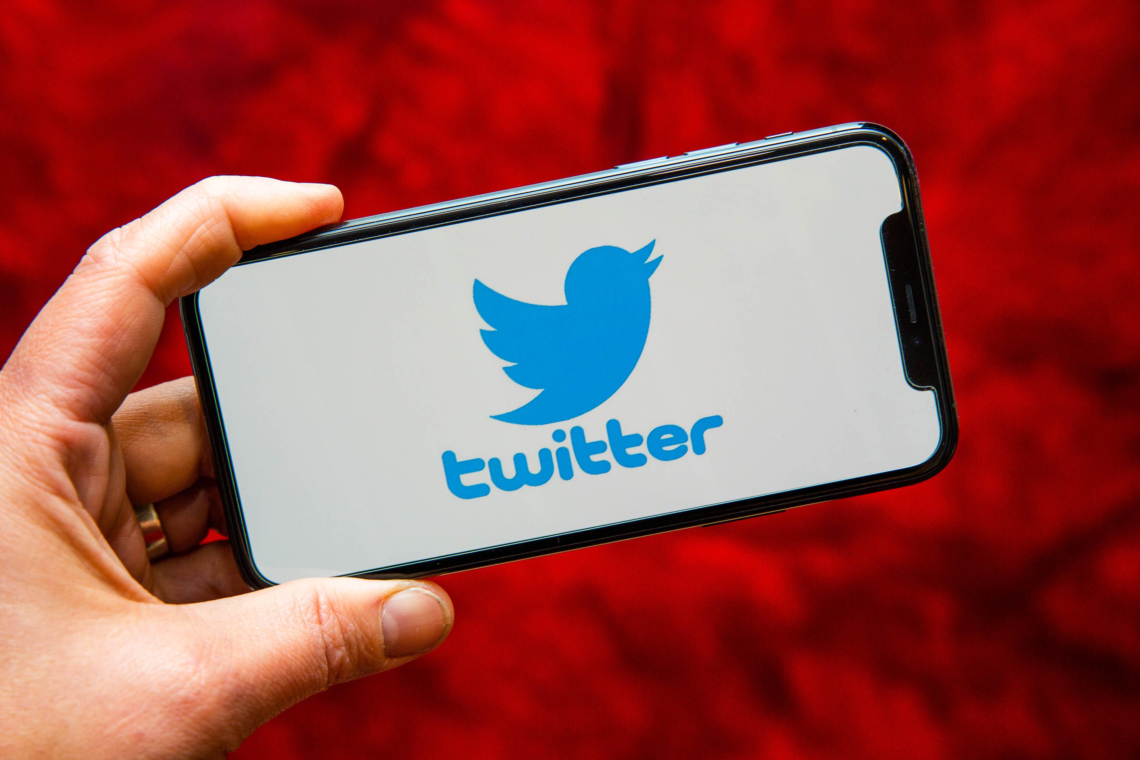 We should all mass delete our tweets. No, really, these apps will help
